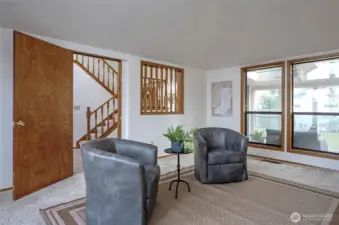 This can be a living room/ flex room/ 4th bedroom on main floor