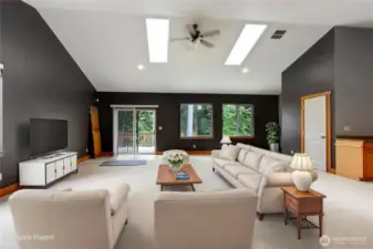 Virtually staged bonus room