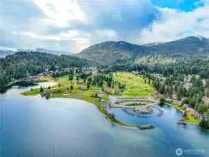 Sudden Valley amenities include: golf course, marina, beach access, restaurants, local market, hiking and biking trails