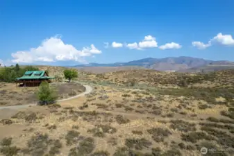 Adjacent to protected land.  Private and oh-so-quiet!