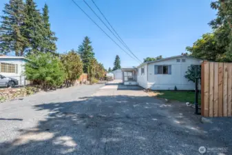 Home with 1500 SQFT SHOP