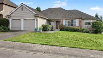 This beautifully maintained rambler offers the ease of single-level living that today’s buyers are searching for. Only one step up and you are through the front door with no other stairs! **Image is Digitally Enhanced**