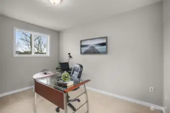 Fourth bedroom or office space