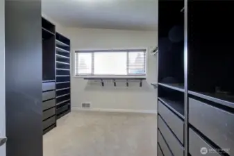 Primary closet, cont