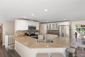 Eat-in Kitchen