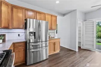 Floating island moved and location of the walk-in pantry