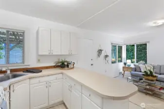 Convenient L shaped kitchen