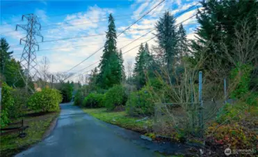 Long driveway offers privacy