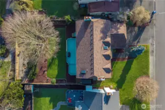 Look at the Roof!!! Pretty nice, right?