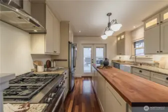 Jenn-Air natural gas stove.