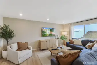 *Photos are not of actual home with similar floorplan.