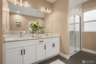 Primary 5-piece bathroom