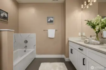 Primary 5-piece bathroom