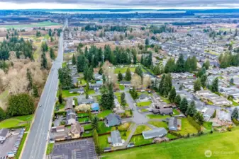 In a great area, minutes from costco and a short drive to the Lake Stevens boat ramp & a public park.