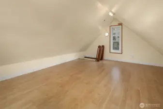 Second bonus attic room