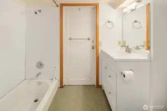 Bath off 4th bedroom