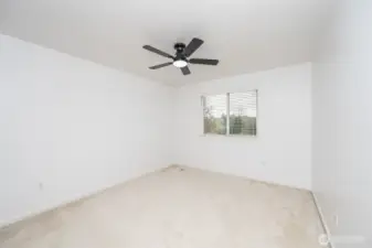 4th Bedroom faces back pond