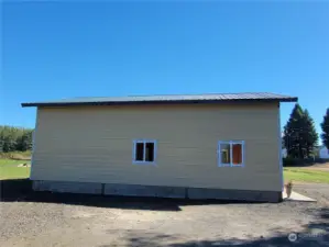 Second Shop/Garage is now sided!