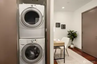 Full size washer/dryer in-unit