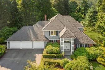 Welcome to Amesbury, situated just off of Hwy 202 and minutes from downtown Redmond.