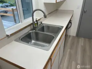 NICE DEEP SINK