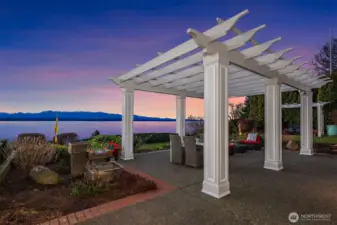 Looking NW. Enjoy the gentle trickling of the water feature on the left.