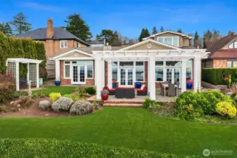 The patio your guests will never forget.