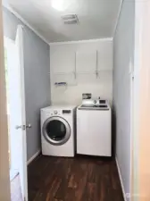 Washer/dryer area