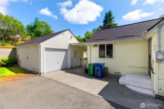 Lots of parking for toys, cars, RV parking