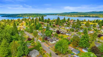 Not far from Lake Washington Beautiful Lakeridge community. Easy access to freeways and transit.