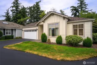 Welcome to Heronwood!  Sought after 55+ Community located in the heart of Cordata!