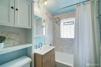 Updated full bathroom