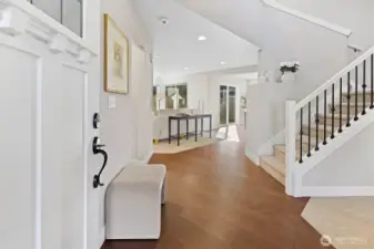 Front door grand 2-story entry