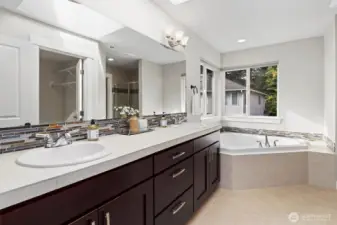 5 Piece ensuite Primary Bath