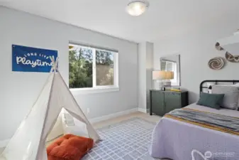Upstairs Bedroom #4
