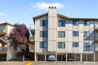 Top floor end-unit
