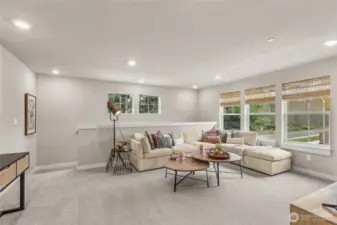 Spacious 2nd floor open loft!
