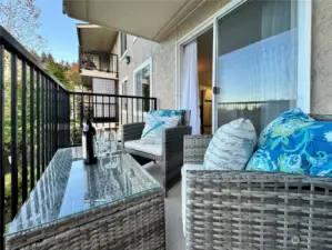 Large back deck that looks out on Beverly Lake.