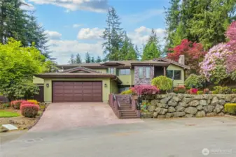 Meticulously Manicured Yard: Professionally landscaped with precision and care, showcasing natural beauty.