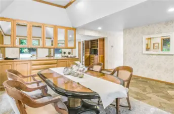 Elegant Formal Dining Room: Ideal for hosting gatherings with style and sophistication.
