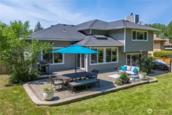 Stunning Stone Patio with Elegant Hardscape Design