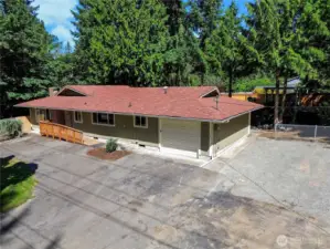 RV parking available along with u driveway