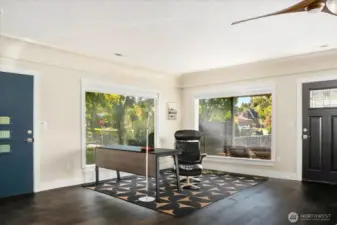 Spacious living room - project space