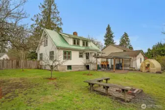 Fire pit, reinforced pergola, all weather green house and garage/workshop mean you can pursue all your hobbies right at home any time of year.