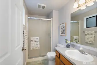 Primary 3/4 ensuite bathroom.