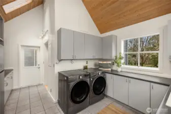 Sunny and bright offering extra counter space and more valuable storage.