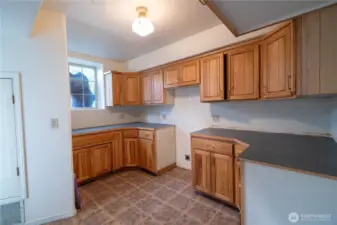 Downstairs Kitchenet