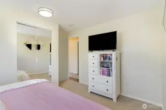 Upstairs guest bedroom #2.