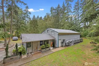 ATTENTION Hobbyists, Collectors, or Car Enthusiasts! 48X30 Shop/Garage Plus a 20X16 Garage/Shop.
