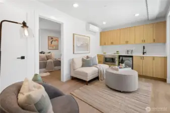 Lower Level w/Separate Entrance.